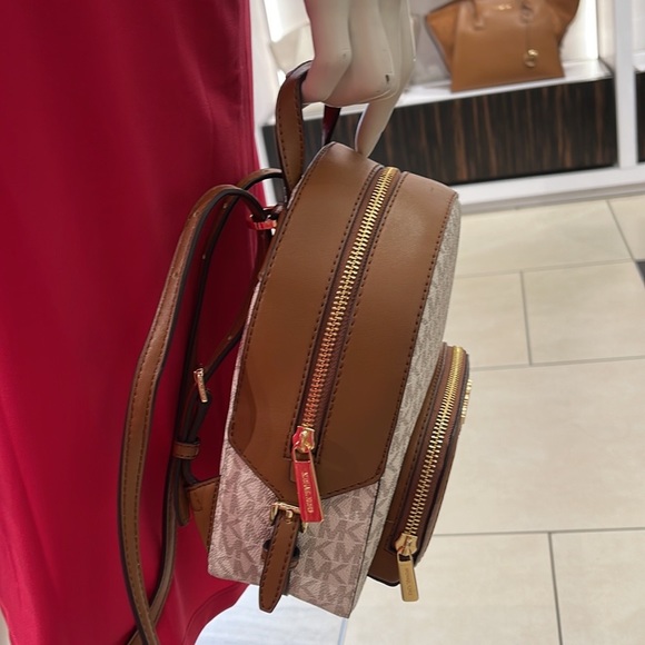 Michael Kors Ladies Backpack Bag Jaycee XS Conv Zip Backpack Vanilla - Picture 7 of 16